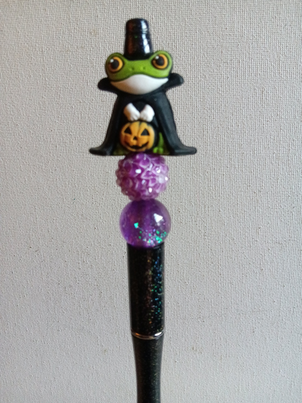 Halloween-Themed Beaded Pen with Froggy Vampire